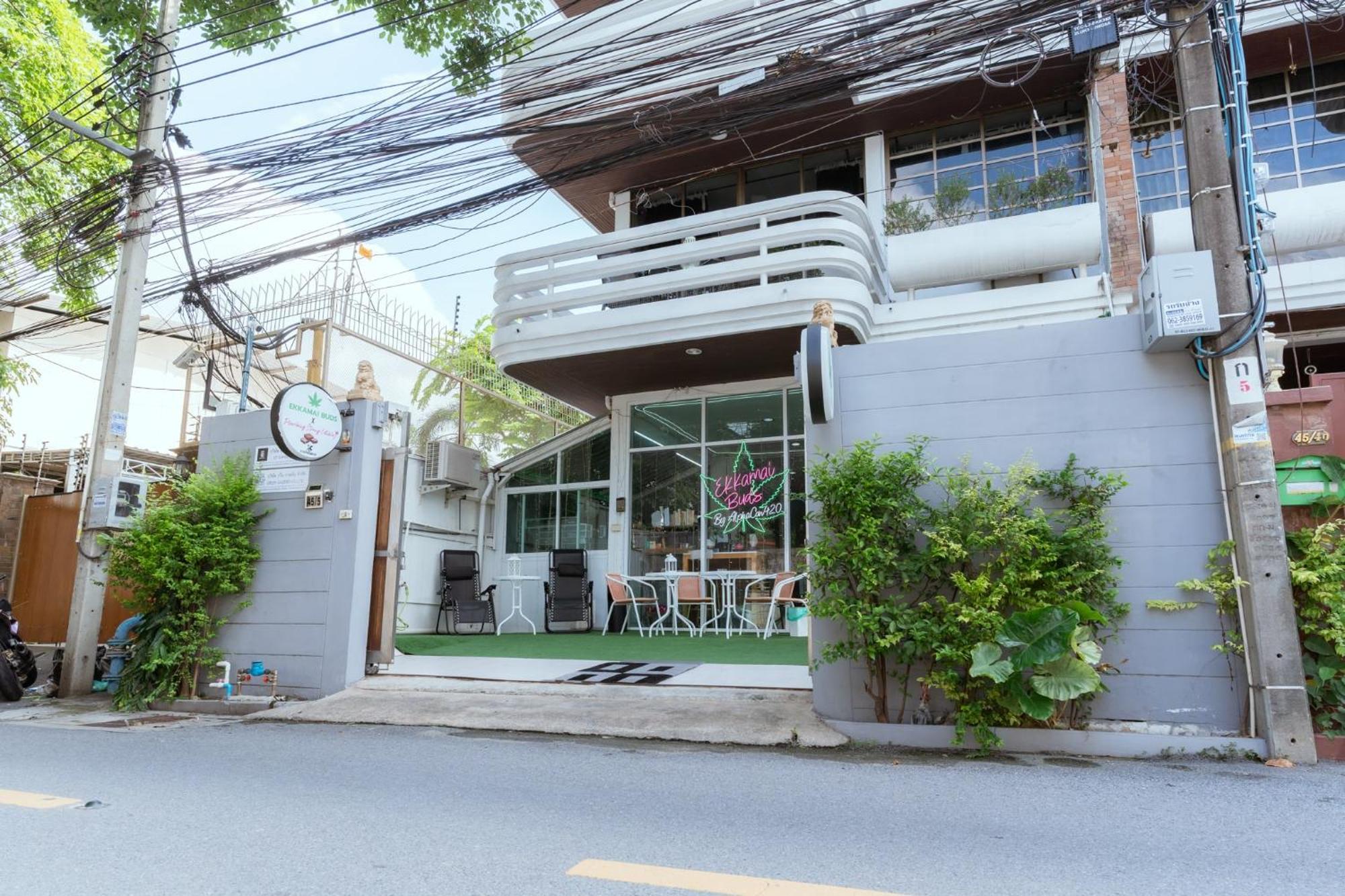 420 Hostel - Ekkamai Buds & Beds Bangkok Zewnętrze zdjęcie